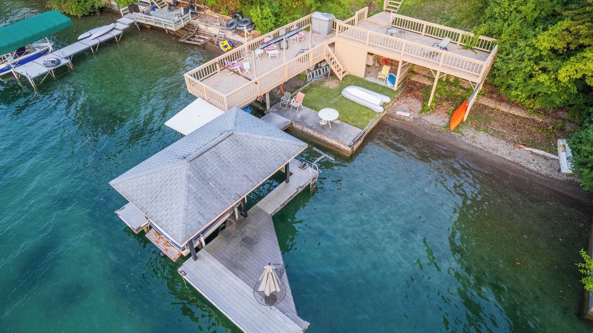 Holcomb House | Spacious home with private lake front