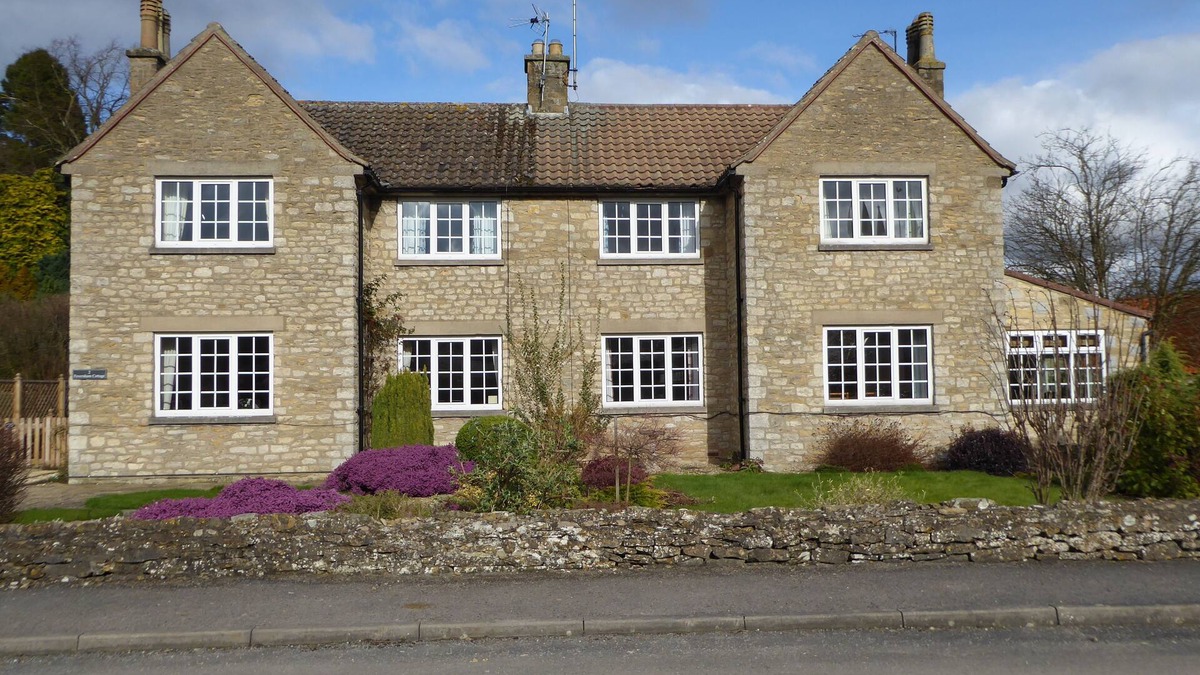 Helmsley House | Spacious House 3 ensuite bedrooms, sleeps 6, Centre of Helmsley, Pet friendly,