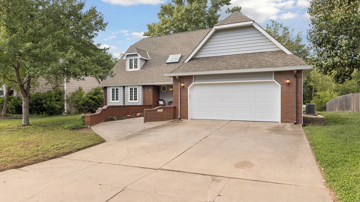 Greenwich House | Spacious House - Fire Pit- Pool Table -Arcade Games- Sleeps up to 16
