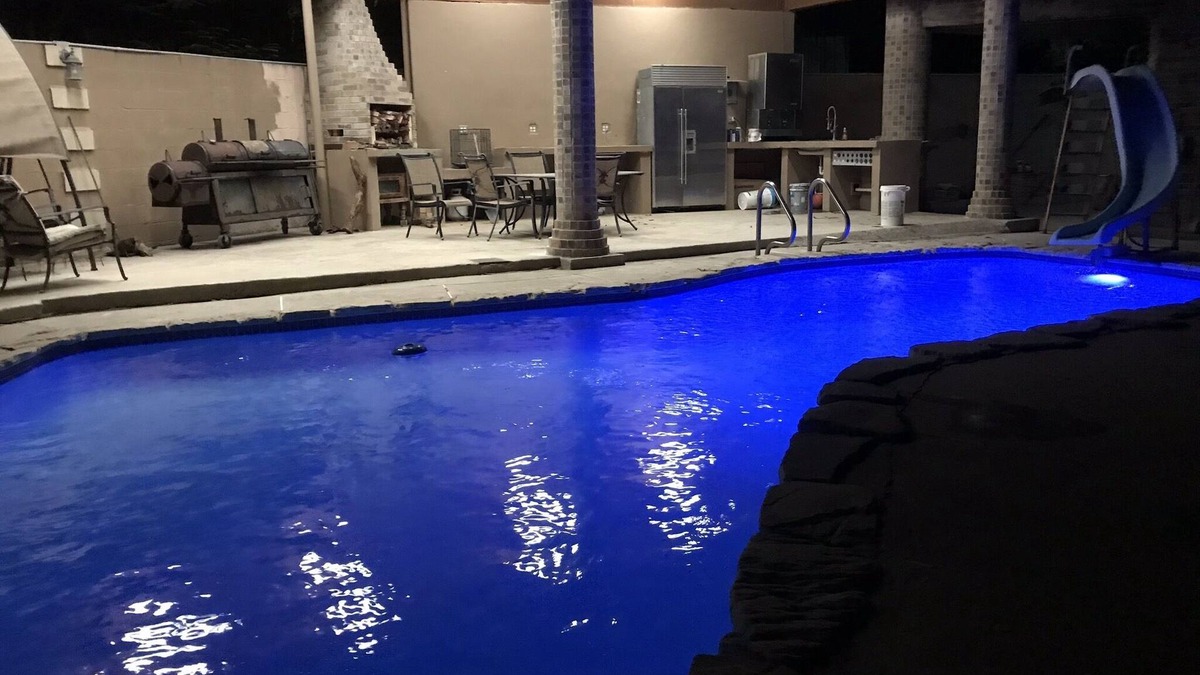 Laredo House | Spacious house for the whole family with a pool and a great kitchen.