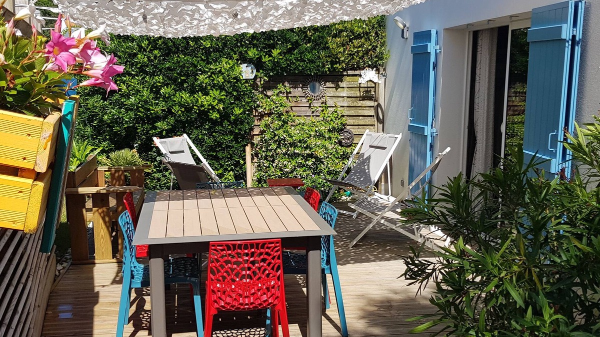 Olonne-sur-Mer House | spacious house in private residence with swimming pool