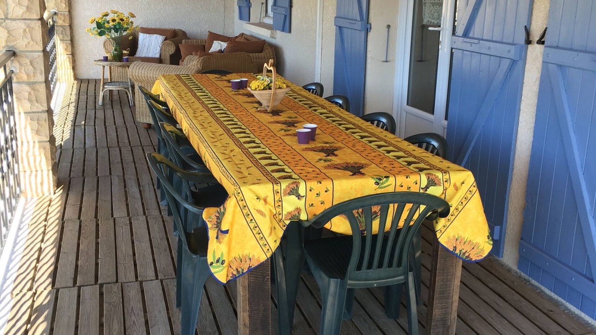 Cornillon Apartment | Spacious house in a peaceful setting between Ardèche and Provence in Goudargues
