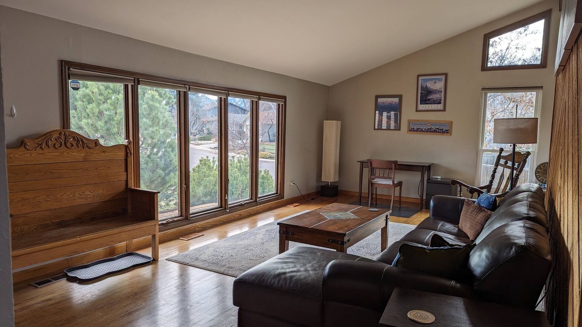East Boulder House | Spacious house in Boulder with 2 car garage and AC