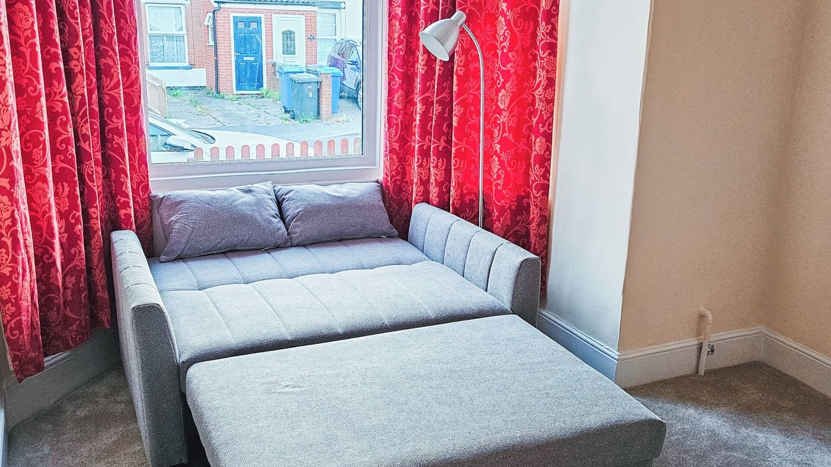Ipswich House | Spacious House in Ipswich