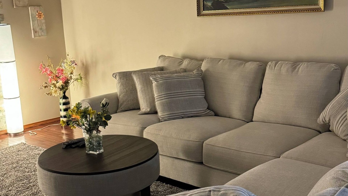 Fort Gary House | Spacious House in Winnipegn5 bads 3 rooms 10 guests