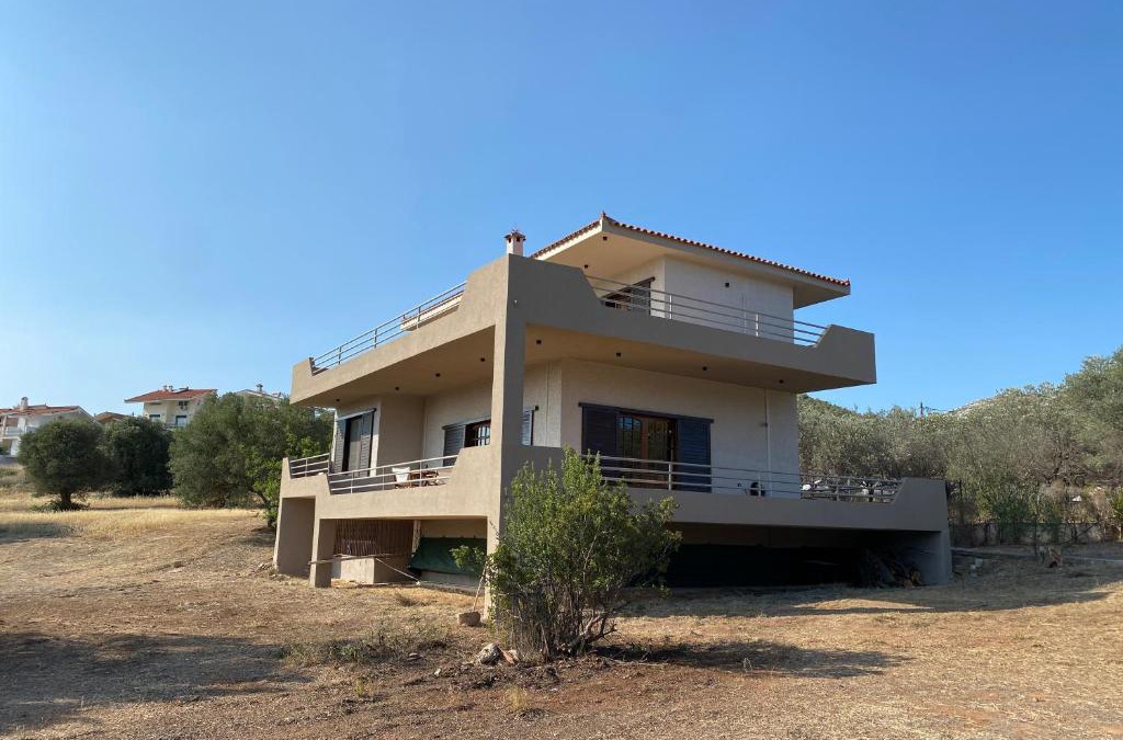 Anavyssos House | Spacious House, next to Best Beaches near Athens.