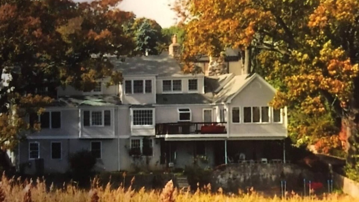 Mamaroneck House | Spacious House Next To Nature Preserve Adjacent To Long Island Sound