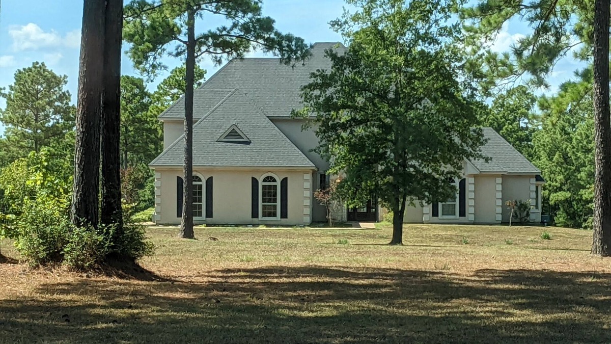 Bronson House | Spacious House on Lake Sam Rayburn one mile to San Augustine Park & Boat Launch