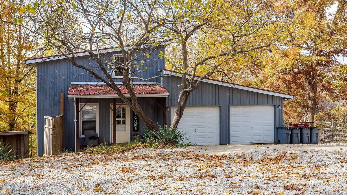Sloans Valley Cabin | Spacious House on the Water - Lake Cumberland