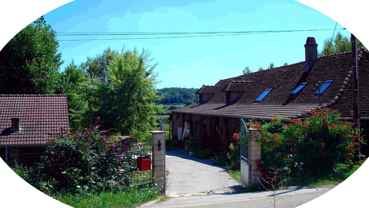 Sainte-Croix House | Spacious house, quiet location, child-friendly, with comfort