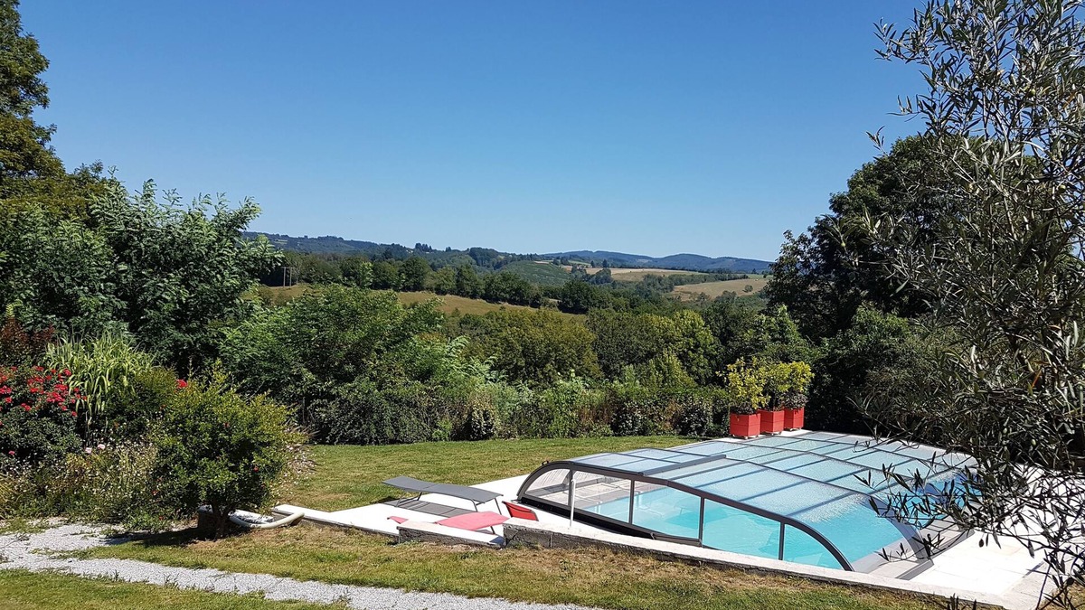 Noailhac Bed & Breakfast | Spacious house quiet countryside