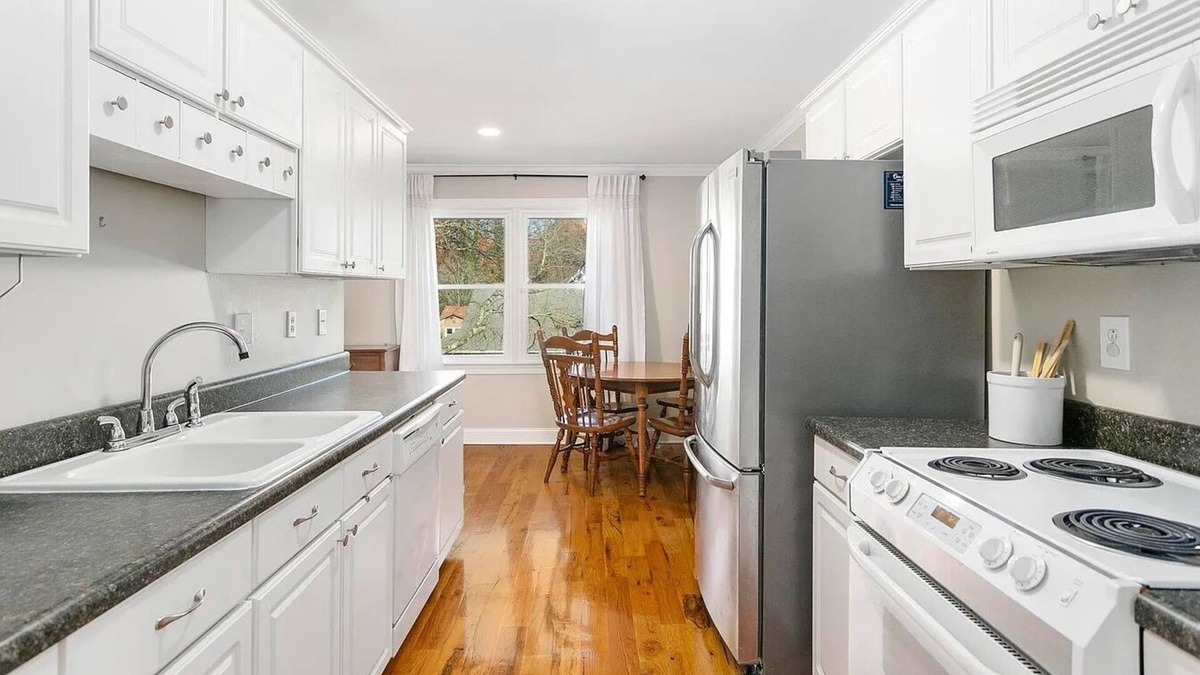 Huntsville House | Spacious house right in the heart of Huntsville (MidCity)