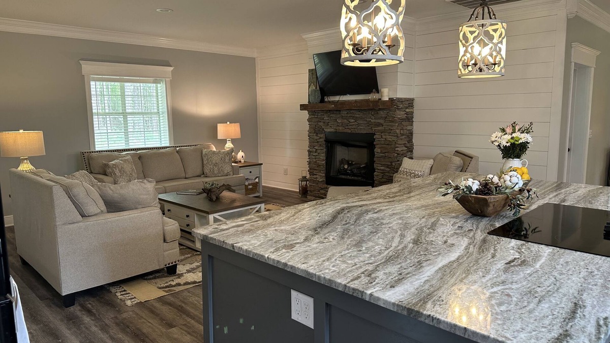 Seminary House | Spacious House with attached Studio apartment in a country setting on 6 acres!