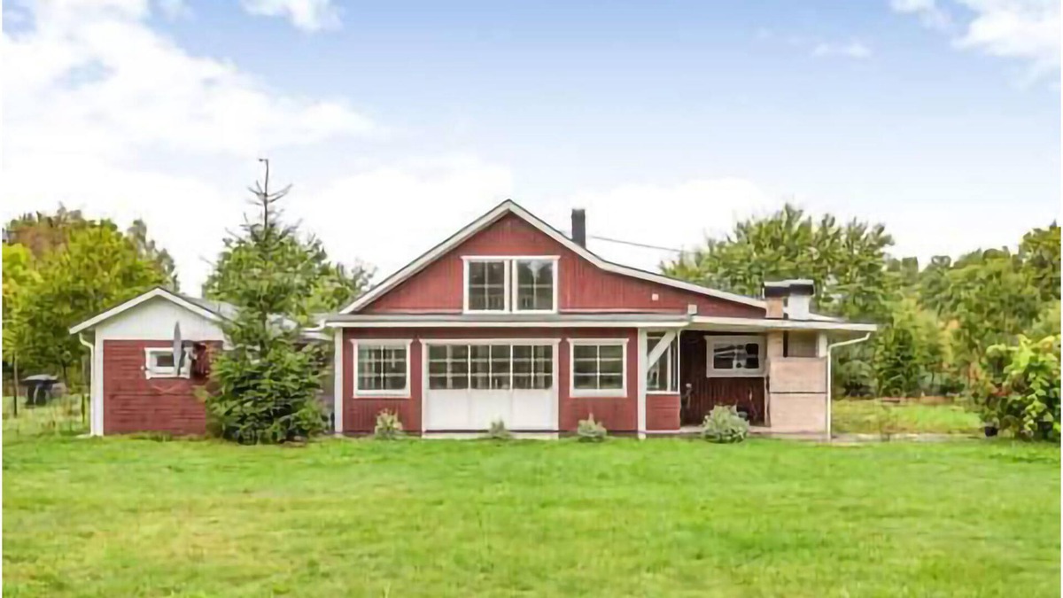 Tollarp House | Spacious house with sauna, whirlpool and close to the forest.