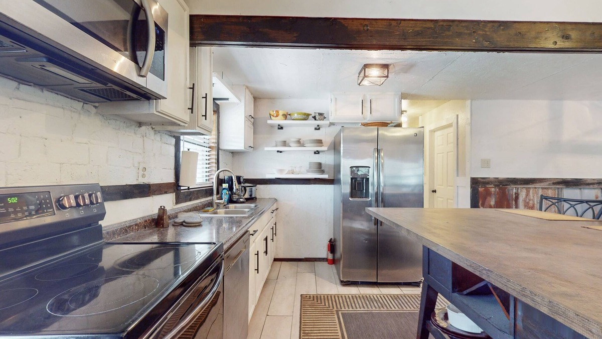Somerville House | Spacious house with firepit, wraparound porch, pavilion + dog friendly
