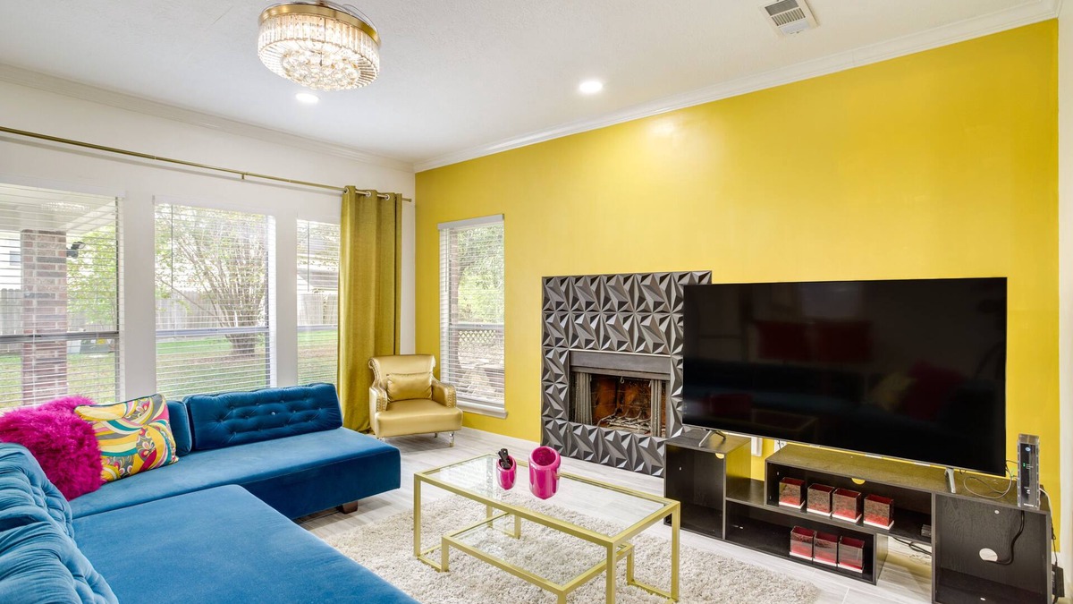 Barker House | Spacious Houston Home w/Patio, Grill & Fireplace!