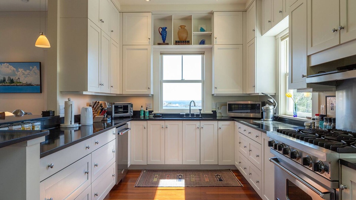 Camden House | Spacious In-town Camden with Beautiful Water Views, Close to Laite Beach