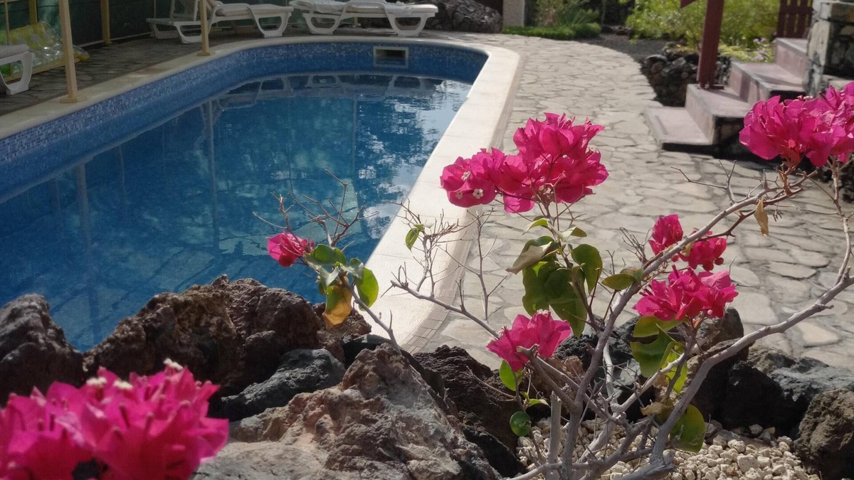 Porto Novo House | Spacious independent room