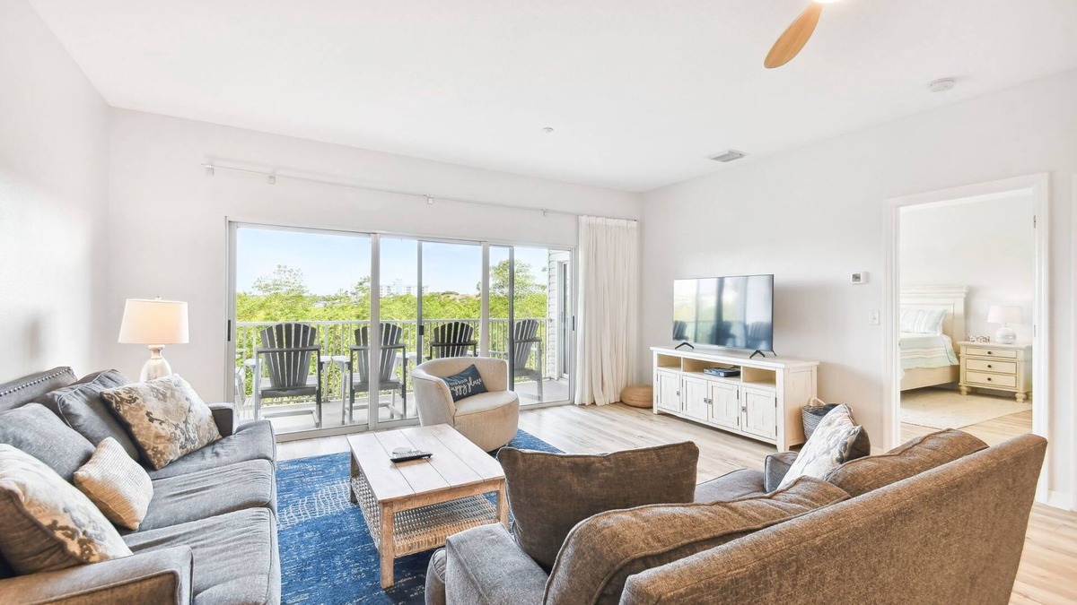 Indian Shores Condo | Spacious Intracoastal Condo | 3 min walk to the beach!