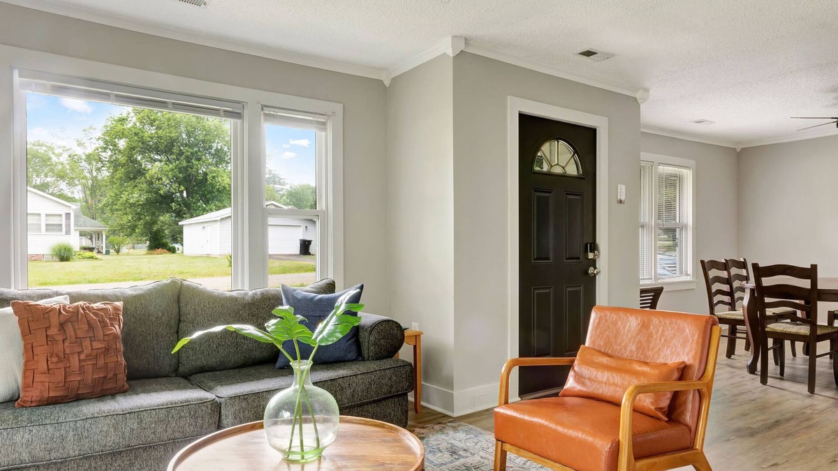 Ironton House | Spacious Ironton Home w/ Fire Pit & Large Fenced in Backyard | Near State Parks