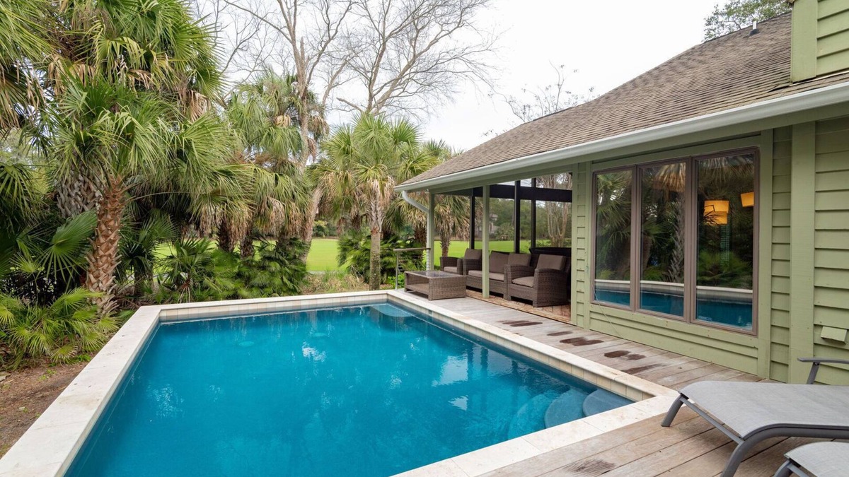 Vanderhorst Plantation House | SPACIOUS Kiawah Home, Pet Friendly and Private Pool!