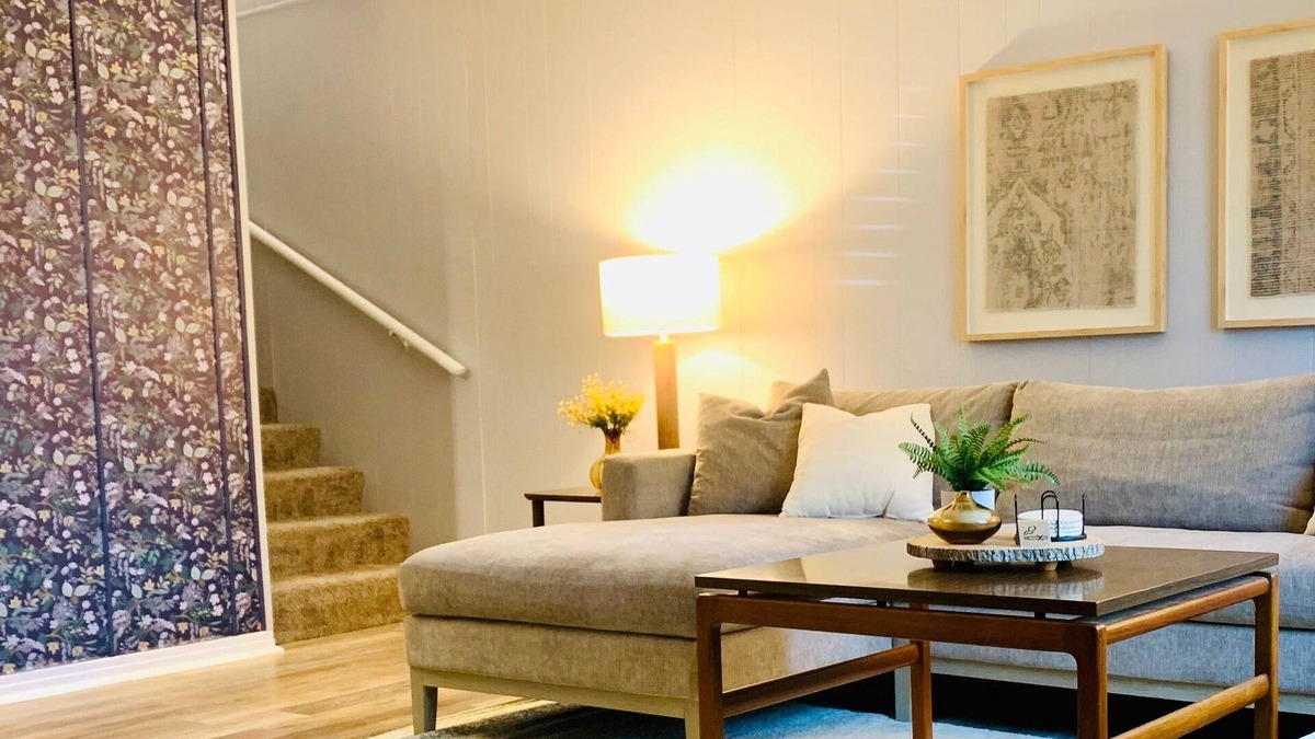 Sherwood House | Spacious, King bed, dog friendly, easy access to I 67.