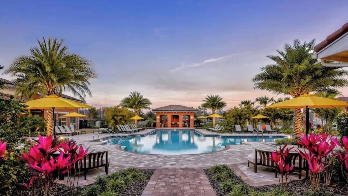 Kissimmee Apartment | Spacious King Bed, Pet-Friendly, 15 Min from Parks