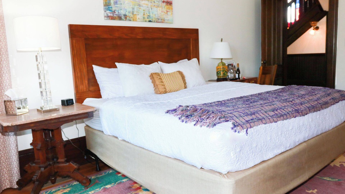 Winston - Salem Bed & Breakfast | Spacious King Suite in Boutique Inn