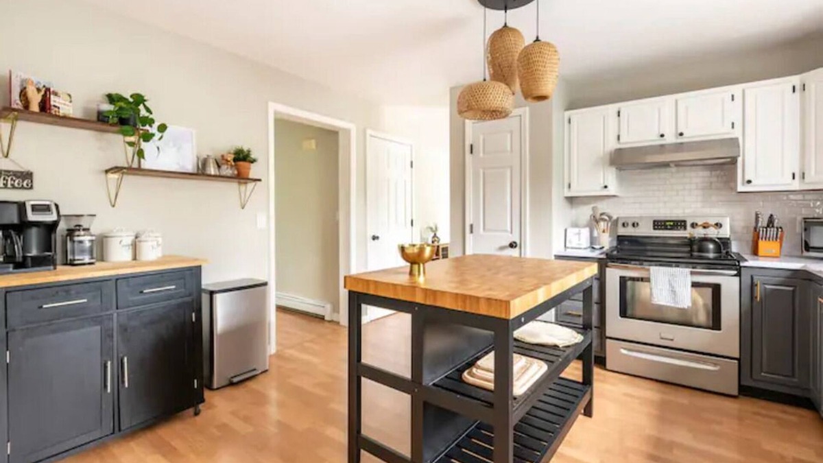 Athens House | Spacious Lake Community House near Hudson