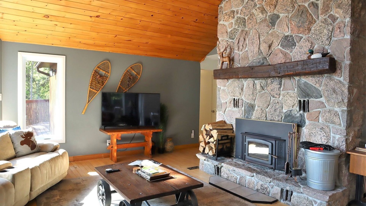 Armour Cottage | Spacious Lakefront Cottage In Muskoka | Cozy Wood Fireplace, Breathtaking Views