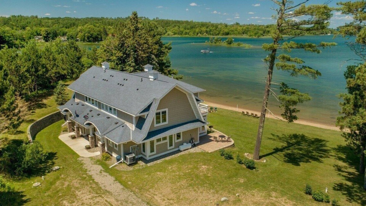 Walker Condo | Spacious Lakefront duplex on Leech Lake with beautiful views! #205