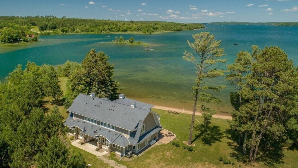 Walker Condo | Spacious Lakefront duplex on Leech Lake with beautiful views! #206