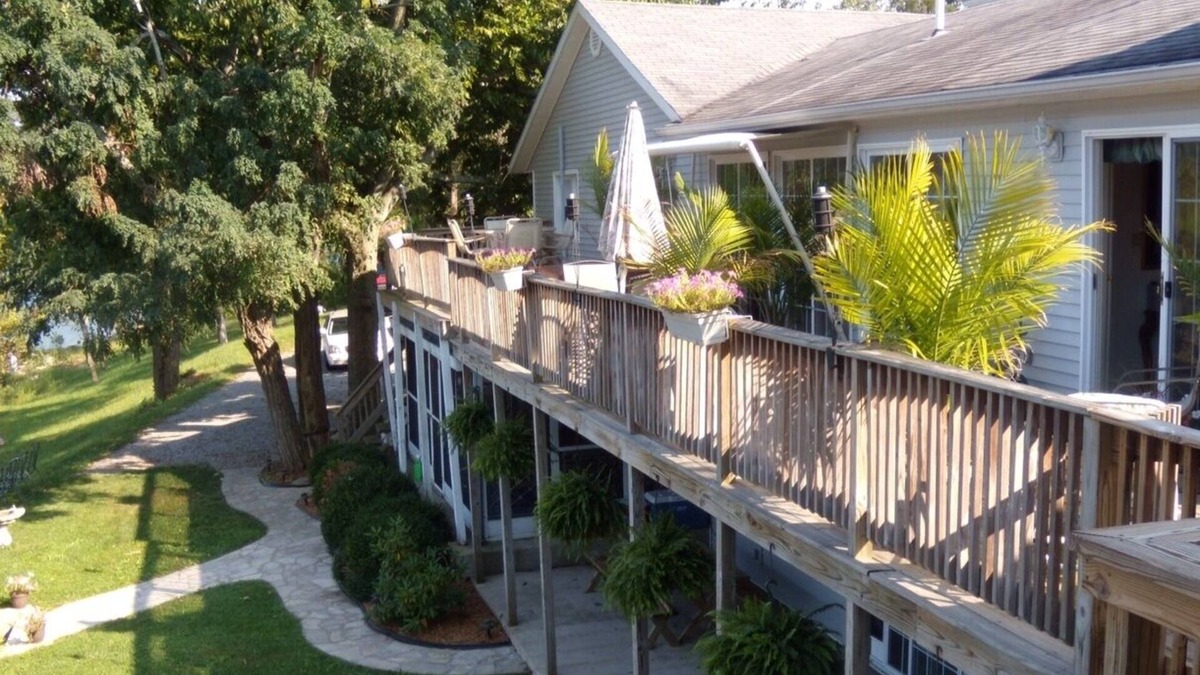 Lancaster House | Spacious Lakefront Home On The Point With Great Views