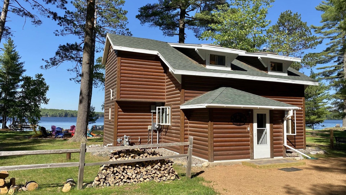 St Germain House | Spacious Lakefront Home on Lost Lake!