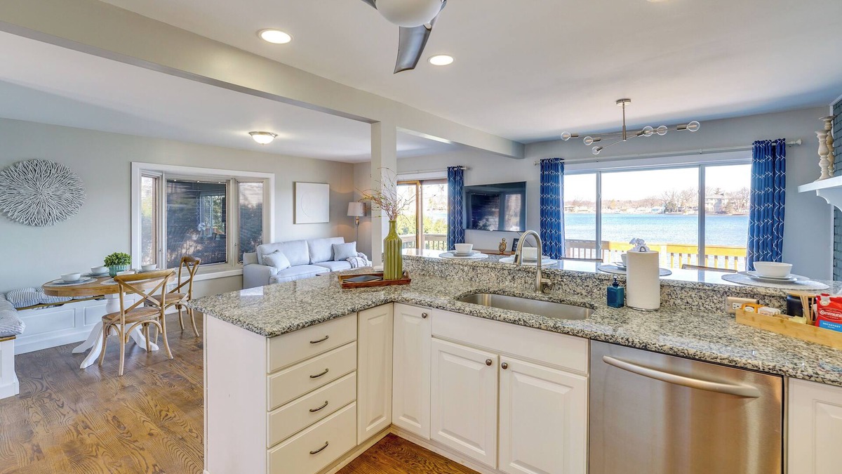 White Lake Cottage | Spacious Lakefront Home in White Lake w/Hot Tub!