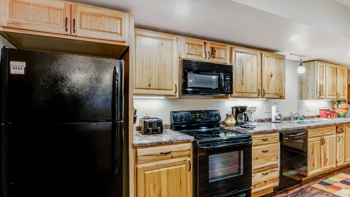 Harshaw Cabin | Spacious Lakefront Home with Dock - Water Views, Free Internet, Washer & Dryer