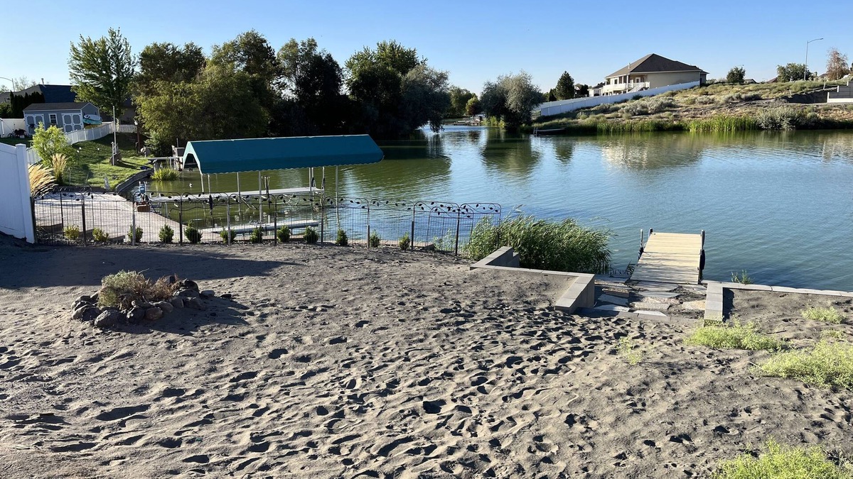 Grant County House | Spacious Lakefront Retreat with Private Dock- Little Kid Friendly
