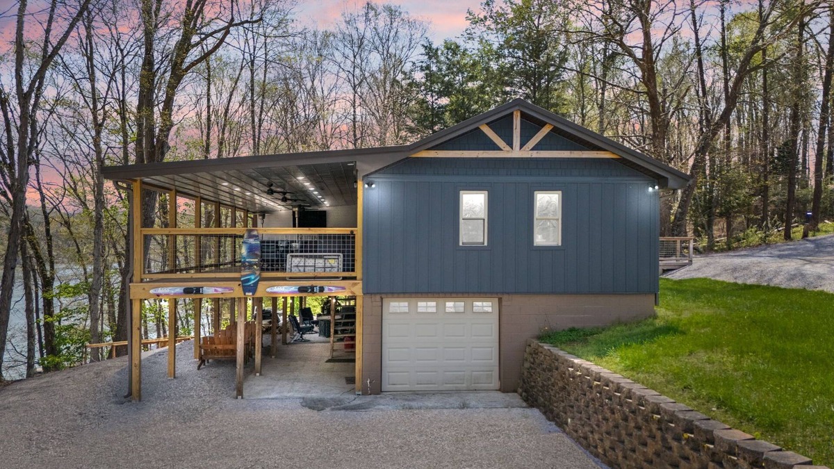 Sloans Valley House | Spacious Lakefront Retreat with Private dock for swimming and fishing. Sleeps 14