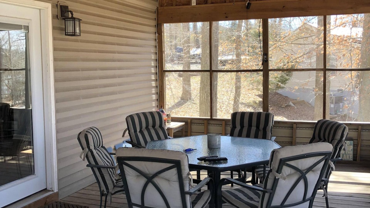 Se Ree House | SPACIOUS LAKEHOUSE FOR YOU AND YOUR FAMILY TO ENJOY AT ROUGH RIVER RESORT