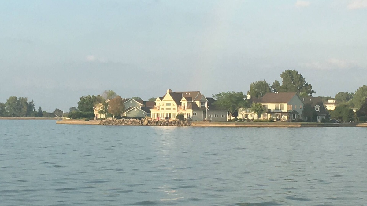 St. Marys House | 🌕🌖🌗🌘🌑Spacious Lakeside retreat with once in a lifetime Solar Eclipse views