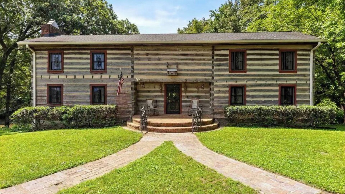 Franklin Cabin | Spacious Large Cabin at Harding near I-65/Downtown Franklin