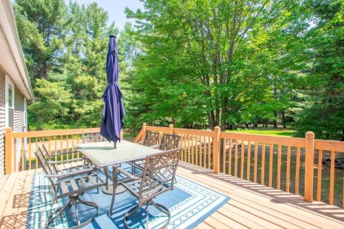 Cedar House | Spacious Leelanau home near the best of Michigan