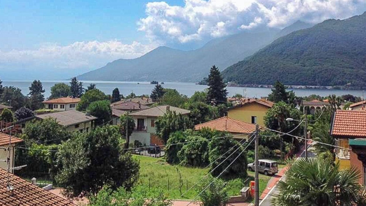Maccagno Apartment | Spacious, light-flooded 2-room apartment with balcony & beautiful lake view