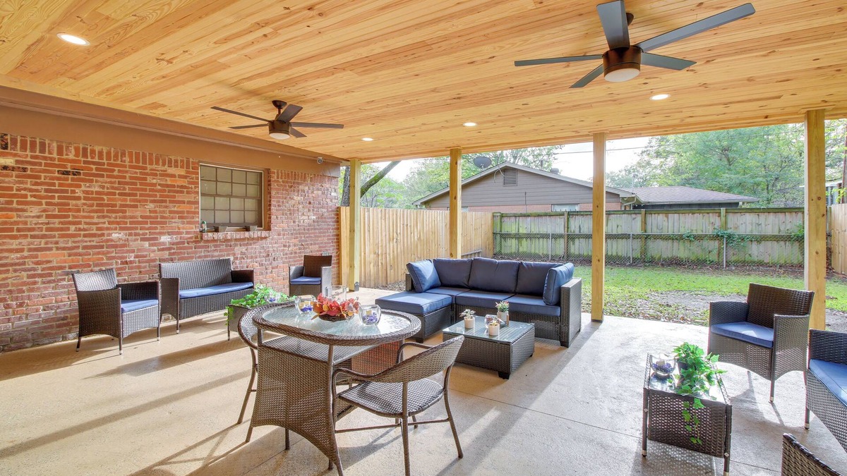 Little Rock Cottage | Spacious Little Rock Home w/Patio - 9 Mi to Dtwn!