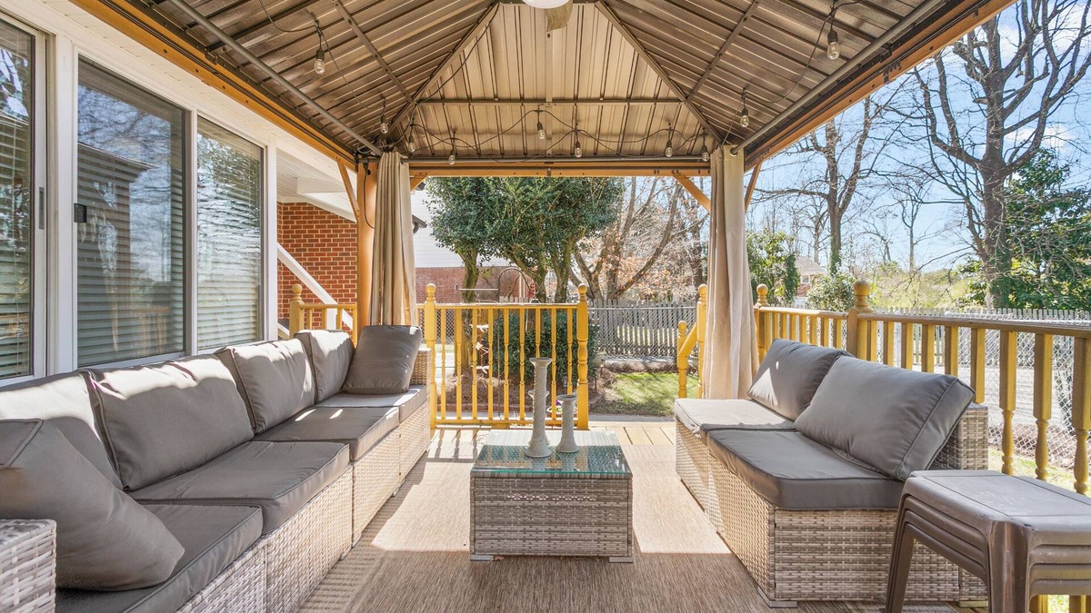 Burlington House | Spacious Living Less than 2 miles from Elon University!