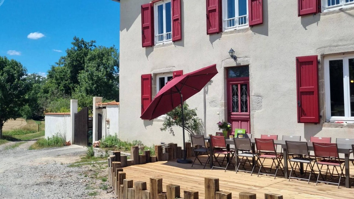 Mornand-en-Forez Cottage | Spacious lodging with pool, pet-friendly, Wi-Fi, and private parking