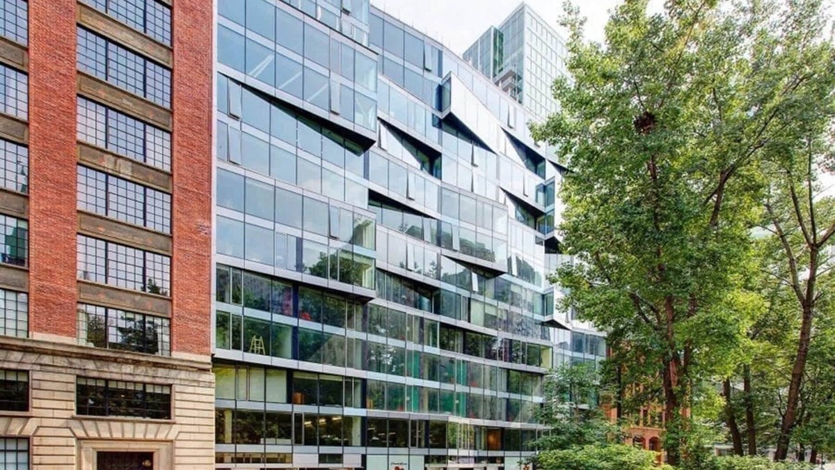 Cite Multimedia Apartment | Spacious Loft in Heart of Montreal, Prime Location!