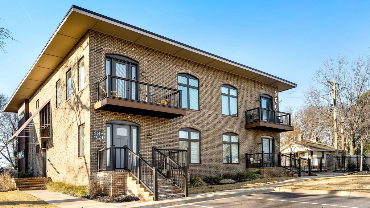 Dunean Condo | Spacious Loft Style Condo with King Beds! Must see