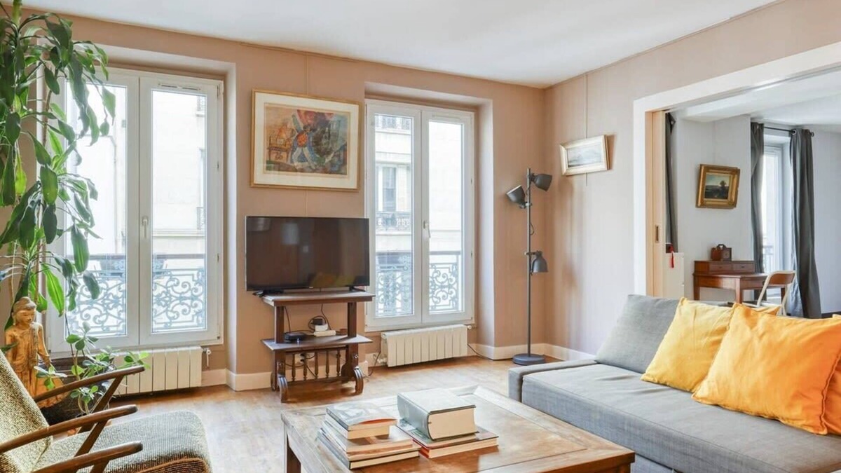 Quartier de la Porte-Saint-Denis Apartment | Spacious & lovely flat-Up to 10 guests-Paris 10