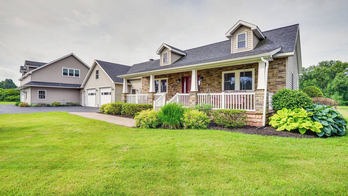Lowville House | Spacious Lowville Retreat on 4 Private Acres!